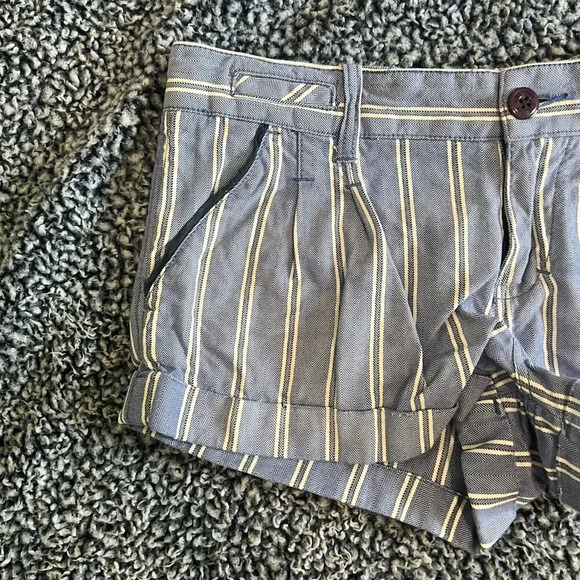 Victoria Secret Pink - Shorts - Size 6 - Picture 3 of 9